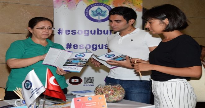 Esogü Gelen Öğrencileri Karşılıyor