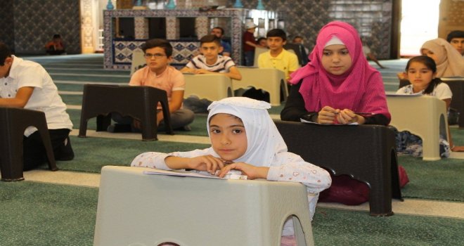 Akdağmadeninde Yaz Kuran Kursu Bilgi Yarışması Düzenlendi