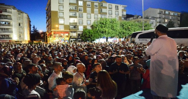 Bozüyüklü Hacı Adayları Törenle Kutsal Topraklara Uğurlandı