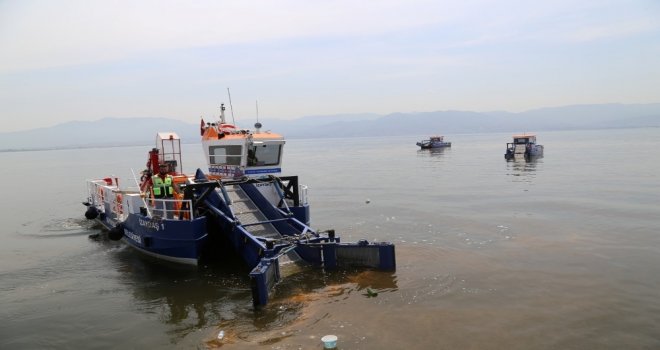 İzmit Körfezinden 6 Ayda 180 Ton Çöp Toplandı