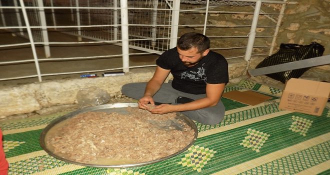 736 Yıldır Bu Keşkek İçin İnsanlar Geceyi Dağda Geçiriyor