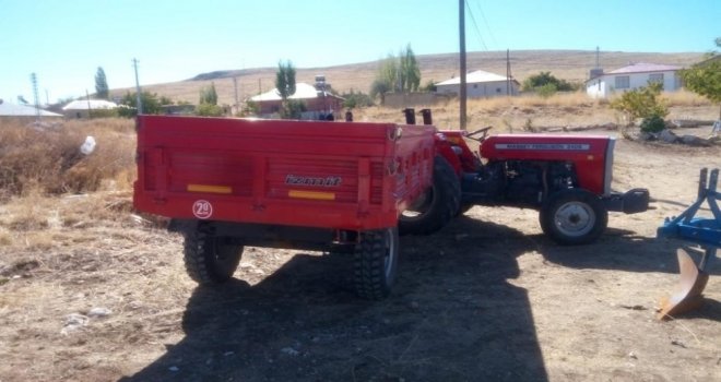 Römorkla Traktörün Arasında Sıkışan Çiftçi Hayatını Kaybetti