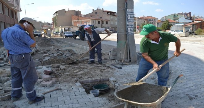 Şuhutta Yağmur Suyu Hattı Çalışmaları Devam Ediyor