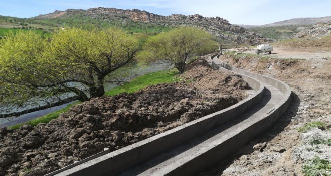 Diyarbakırda Tarımsal Sulama Kanal Çalışmaları Devam Ediyor