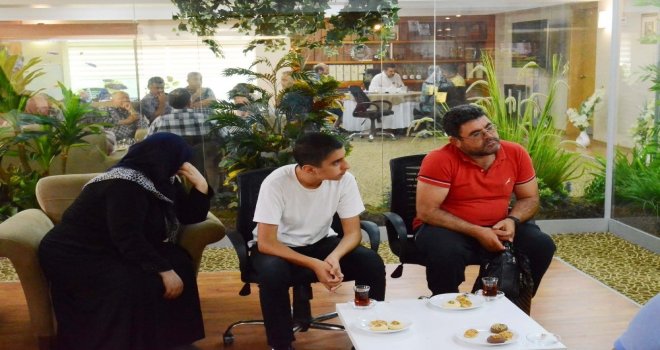 Başkan Uğurlu, Vatandaşlarla Yakından İlgileniyor