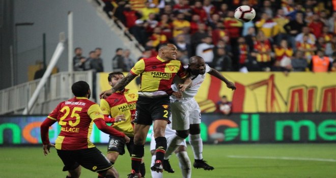 Spor Toto Süper Lig: Göztepe: 2 - Beşiktaş: 0 (Maç Sonucu)