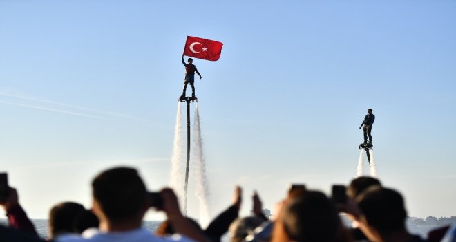 İzmirlilere Flyboard Sürprizi