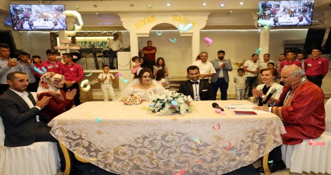 Vali Zorluoğlu Genç Çiftin Nikahını Kıydı