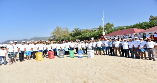 Alanya Belediyesi Ve Gönüllüler Damlataş Plajını Temizledi