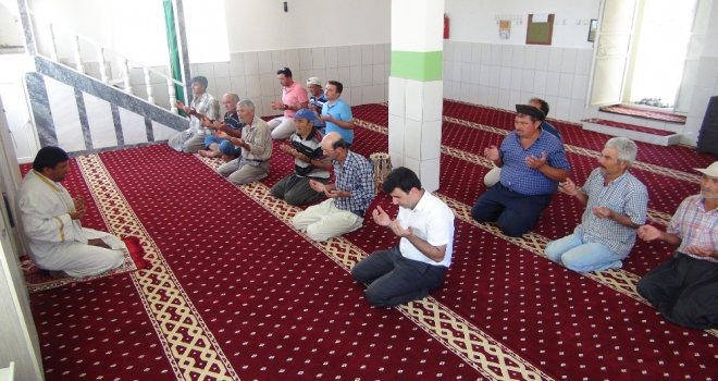 Silifkeliler Bu Sefer ‘Yağmur Duasına Değil ‘Dolar Duasına Çıktı