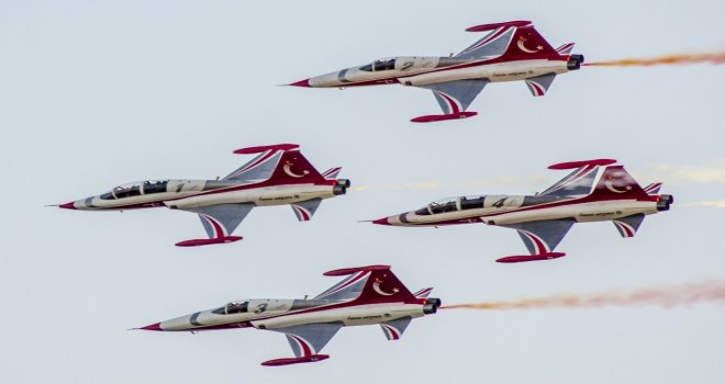 Türk Yıldızlarından Nefes Kesen Prova Uçuşu