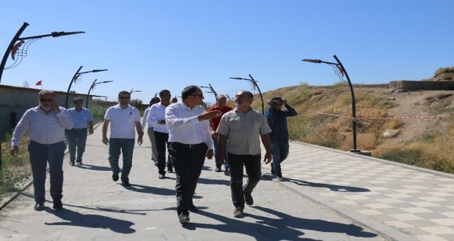 Van Tso Heyetinden Kazı Ekibine Ziyaret