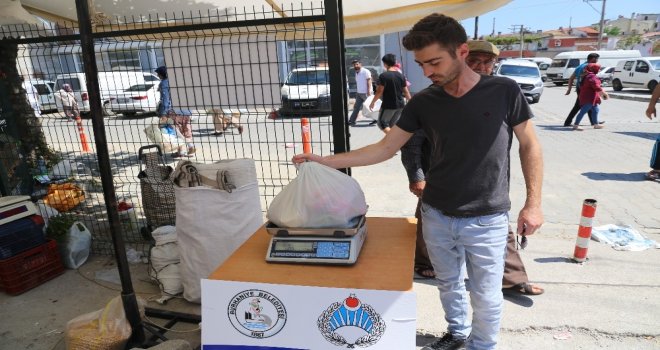 Alışverişte İçine Şüphe Düşen Vatandaş İçin Belediyeden Terazi Ölçüm Noktası