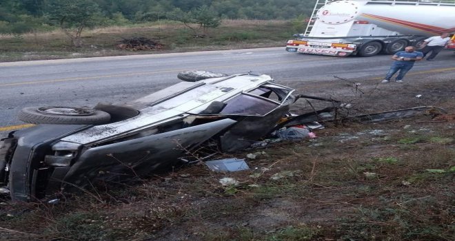 Yoldan Çıkan Otomobil Şarampolde Takla Attı: 4 Yaralı