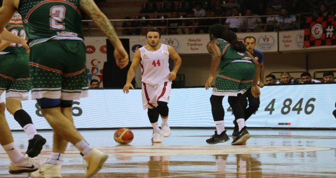 Tahincioğlu Basketbol Süper Ligi: Gaziantep Basketbol: 73 - Banvit: 69