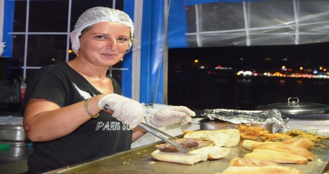 Didimde Balık Ekmeğe Yoğun İlgi