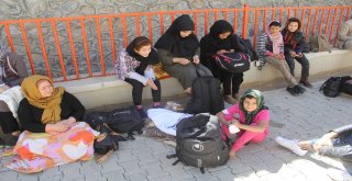 Başkalede 43 Yabancı Uyruklu Kaçak Yakalandı