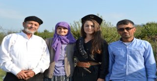 Çok Sevdiği Makbule Efenin Klibinde Oynadı