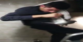 Havalandırma Boşluğuna Düşen Kuşu İtfaiye Ekipleri Kurtardı