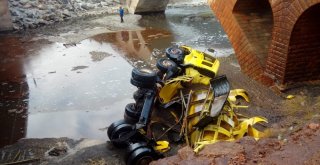 Kimyasal Yüklü Tanker Çaya Uçtu: 1 Ölü