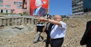 15 Temmuz Demokrasi Ve Cumhuriyet Meydanı Projesinin Çalışmalarını Yerinde İnceledi