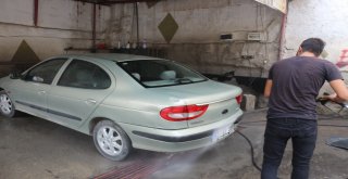 Oto Yıkamalarda Araç Yoğunluğu Yaşandı