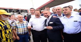 Kahramankazan Belediye Başkanı Taraftarlarla Birlikte Kombine Aldı