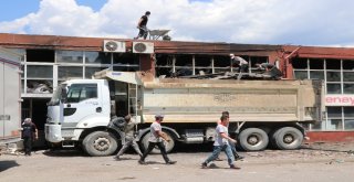 Yangın Sonrası Temizlik Çalışmaları Başladı