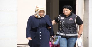 İstanbulda Yakalanan Fetöcü Kadın Adliyeye Sevk Edildi