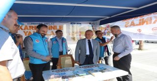 Başkan Çolakbayrakdar, Türkiye Diyanet Vakfı Standında