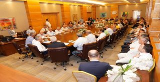 Egeli Akademisyenler, Esnaf Temsilcileri İle Buluştu