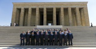 Tbmm Başkanı Yıldırım Anıtkabiri Ziyaret Etti