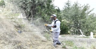 Mamakta Mezarlık Temizliği