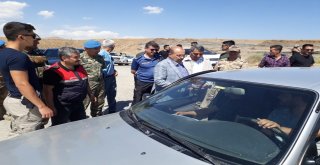 Vali Ustaoğlu Ve Kaymakam Özkan Çocuklara Kırmızı Düdük Ve Şapka Dağıttı