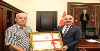 Vali Günaydın‘A Fahri Hemşehrilik Verildi