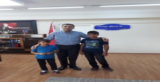 Minik Güreşçiden Ekiciye Ziyaret