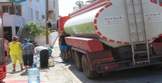Susuzluktan Kavrulduklarını Belirten Mahallelinin İmdadına Ayvalık Belediyesi Su Tankerleriyle Yetişti