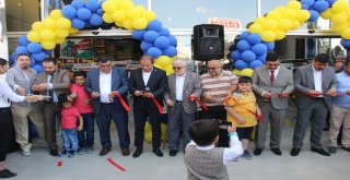 Konyanın En Büyük Endüstriyel Yapı Marketi Açıldı