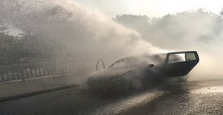 Alev Alan Araç Hurdaya Döndü