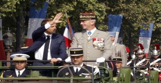 Pariste Ulusal Bayram Coşkusu