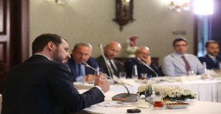 Bakan Albayrak: Bugün Akademisyenlerimiz Ve Ekonomistlerimiz İle Ekonomi Alanında Hayata Geçirmemiz Gereken Politikalara İlişkin Verimli Bir İstişare Toplantısı Gerçekleştirdik