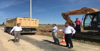 Köy Yolları Genişletiliyor