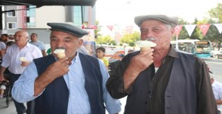Maraş Dondurmasına Adıyamanlılar Büyük İlgi Gösterdi
