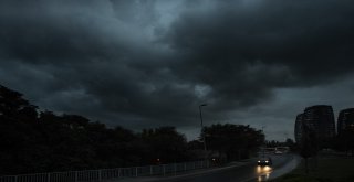 İstanbulu Kara Bulutlar Sardı