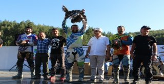 Motokros Yarışları İlginç Ödülleriyle Ön Plana Çıktı
