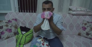 Kızı Azranın Fotoğrafını Öpüp Eşyalarını Koklayarak Hasret Gideriyor