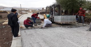 Çaldıranda Yol Yapım Çalışması