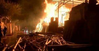 Şanlıurfa Oduncular Pazarında Büyük Yangın