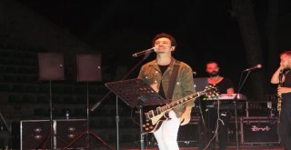 Ünlü Popçu Buray Ayvalıkgücü İçin Sahne Aldı