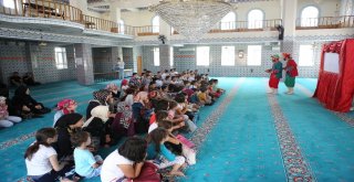 Sincanda Çocuklar Camilere Güle Oynaya Gidiyor